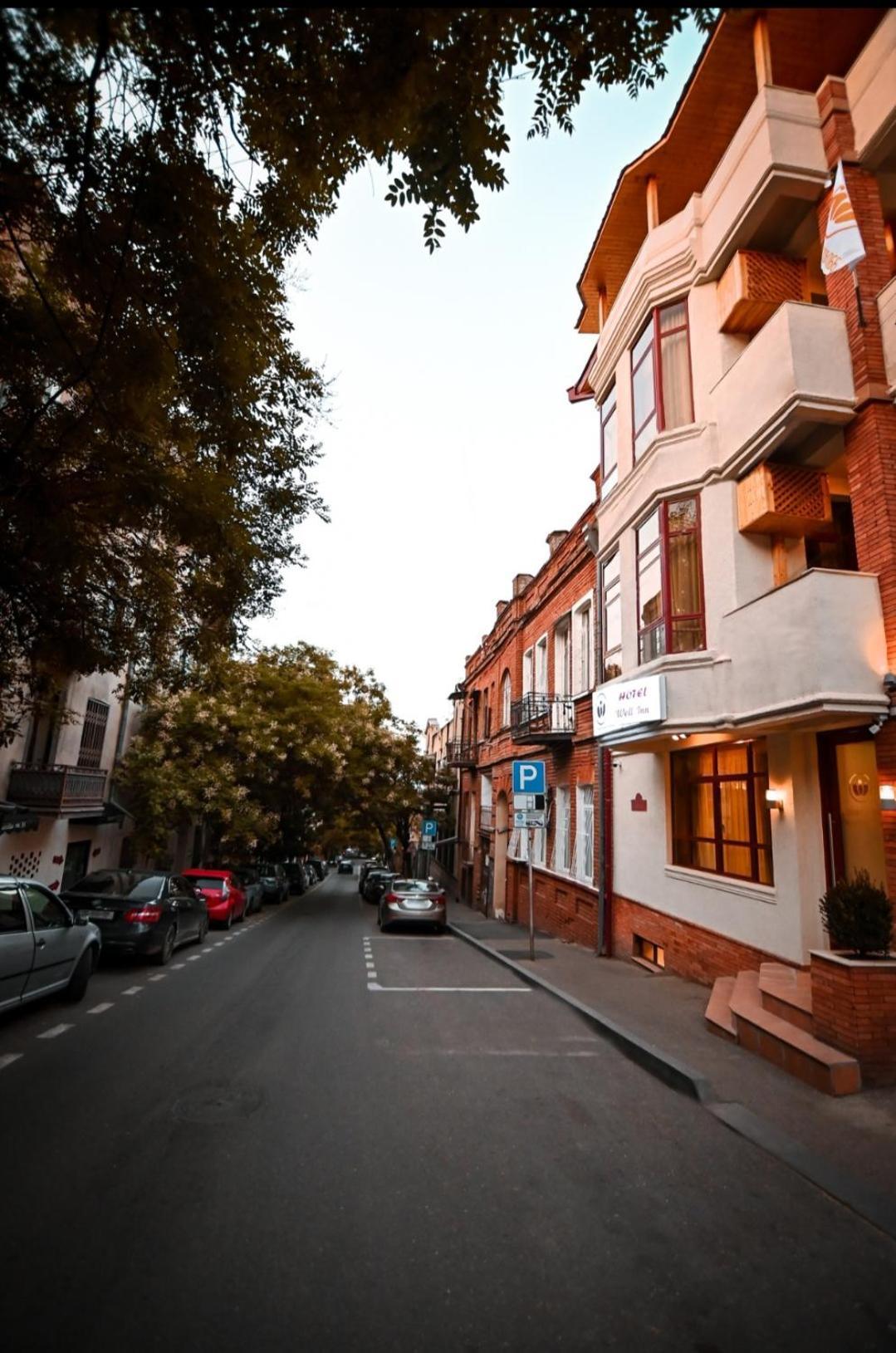 Hotel Well Inn Tiflis Exterior foto