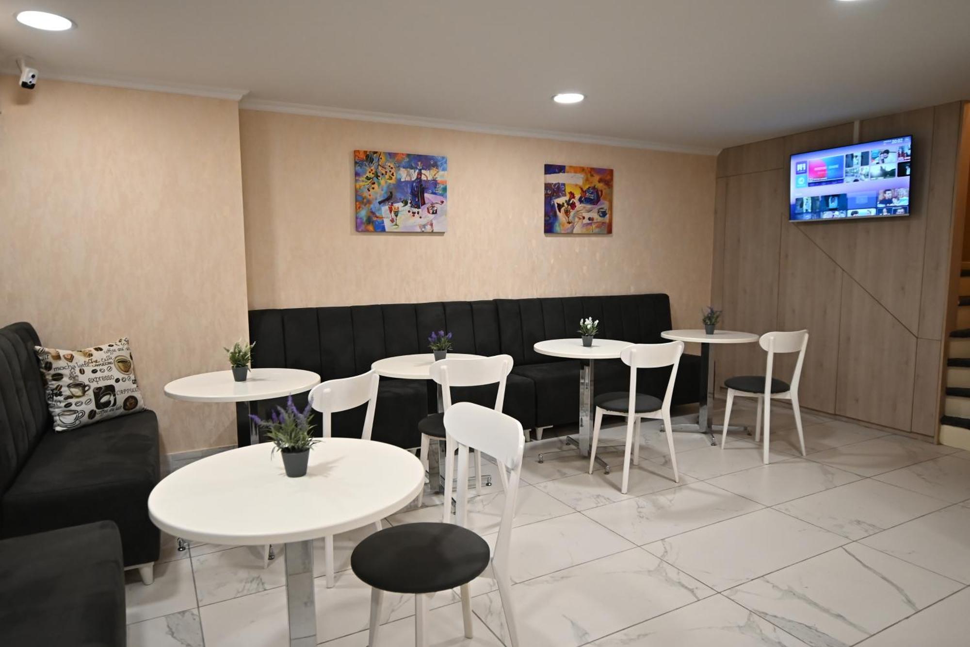 Hotel Well Inn Tiflis Exterior foto