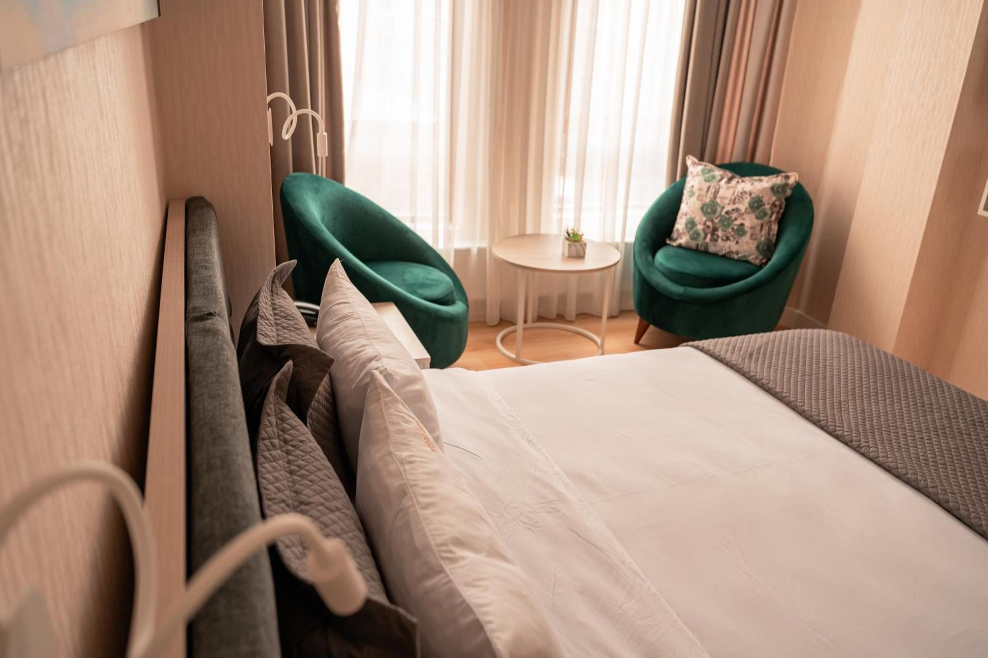 Hotel Well Inn Tiflis Exterior foto